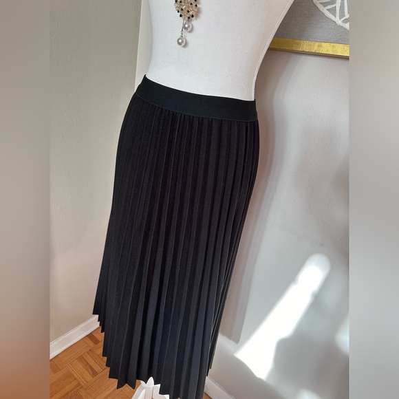 Black long skirt - Picture 6 of 6